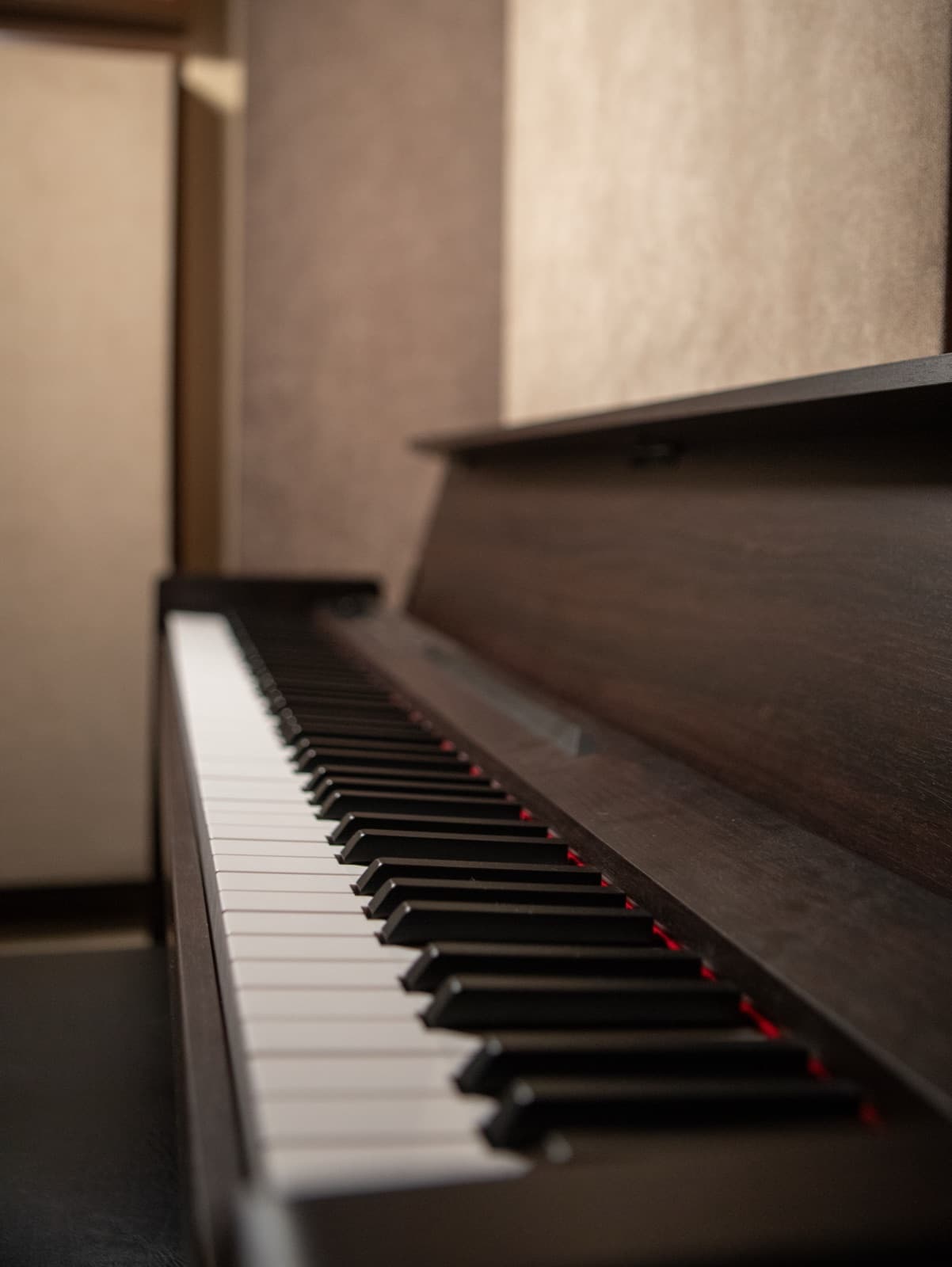 Klavijatura pianina u sobi za snimanje Studio4, detalj